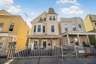 Building Photo - 1837 Wallace Ave