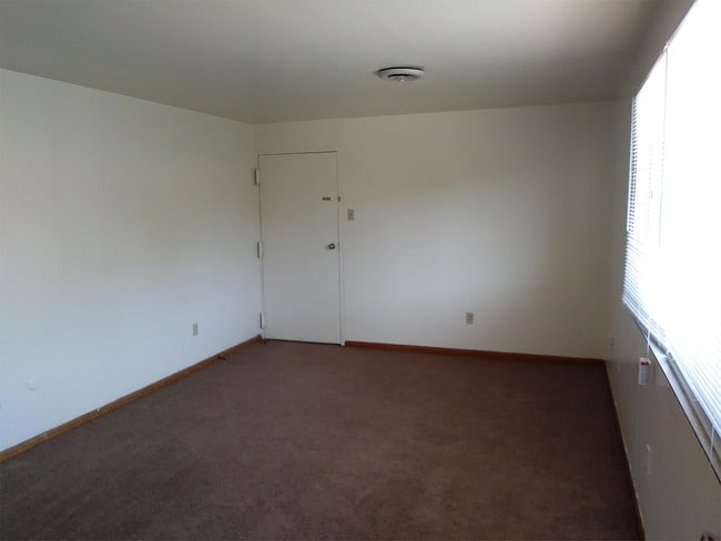 Building Photo - 1600 Sumac St