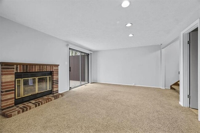 Building Photo - 1101 Timberglen Dr