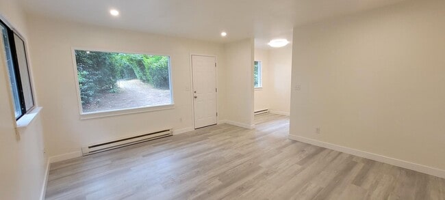 Photo - Edmonds 1 Bedroom 1 Bath Cottage Townhome