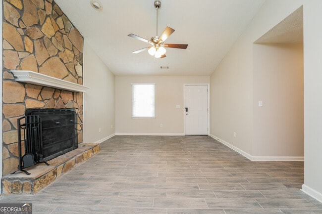 Building Photo - 132 Summerfield Dr