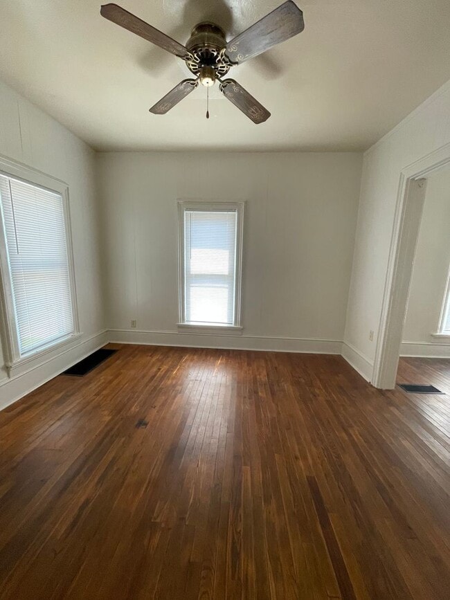 Foto del edificio - 1-BR Home in Elkhart Across from Weston Park