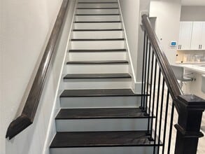 Building Photo - 6831 Paris St