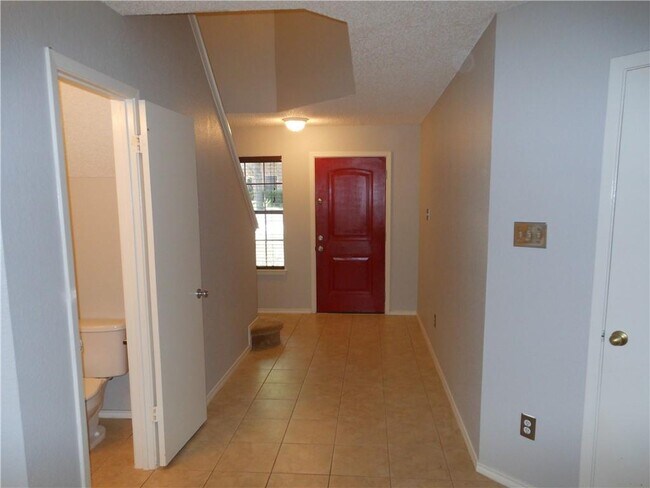 Foto del edificio - 12903 Steeple-Chase Dr