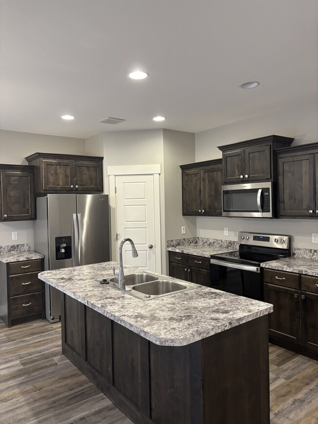 Building Photo - 3420 E Guila Dr