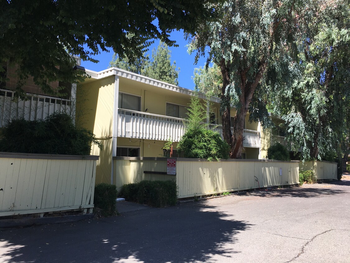 Primary Photo - 110 Russell Blvd
