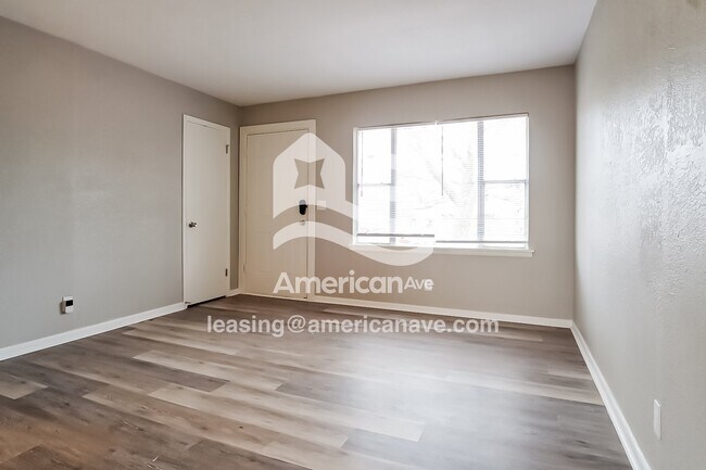 Foto del edificio - 5215 N Johnstown Ave