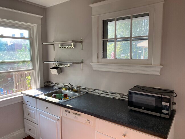 Cocina - 1619 Buena Vista St