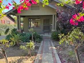 Building Photo - 548 Herbert St