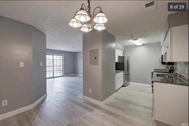 Foto del edificio - 3230 E John Hinkle Pl