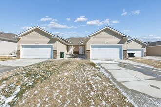 Building Photo - 1069 N 170th St