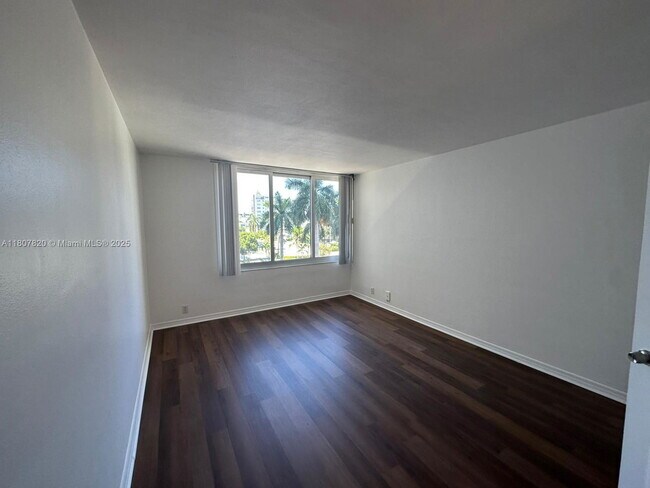 Foto del edificio - 1200 West Ave