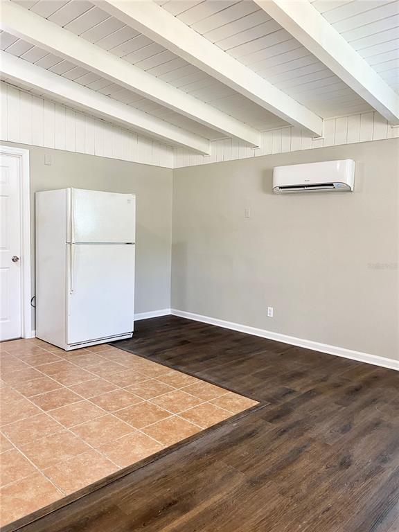 Building Photo - 915 E 123rd Ave