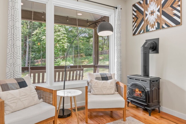 Building Photo - 114 Greenwood Acres Dr