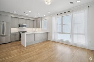 Building Photo - 382 7th St