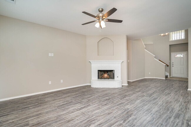Building Photo - Spacious 4-Bedroom Home with Bonus Room, D...