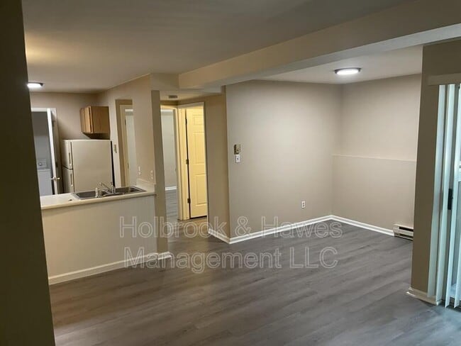 Building Photo - 4531 Boardwalk Dr