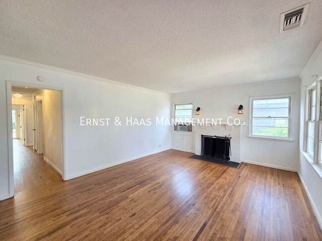 Building Photo - 1067 Ximeno Ave