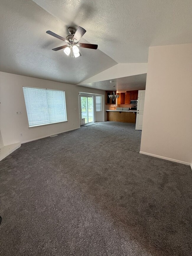Building Photo - 938 E 1420 N