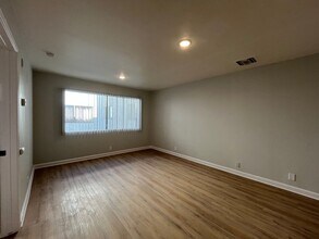 Interior Photo - 420 Windsor Rd