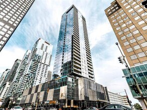 Building Photo - 1500 Boul René-Lévesque O
