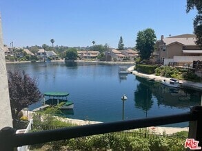 Building Photo - 4650 Park Mirasol