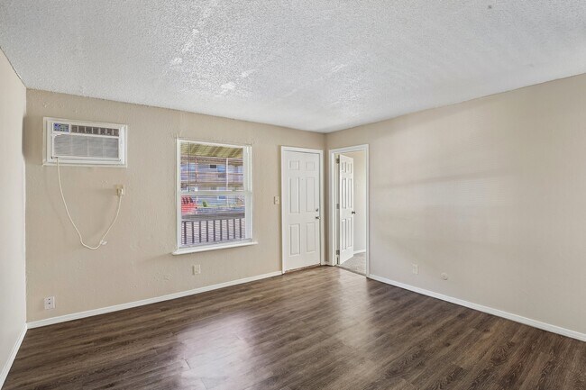 2-web-or-mls-521 Sundown Dr-S0907-002.jpg - Pleasant Grove Apartments