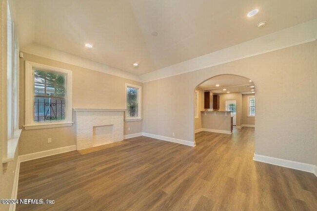 Building Photo - 6587 Sapphire Dr