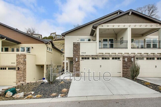Foto del edificio - 2248 W Hill Terrace Ln