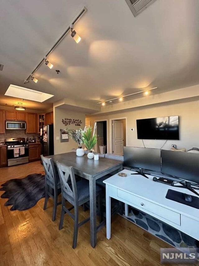 Building Photo - 4401 Park Ave