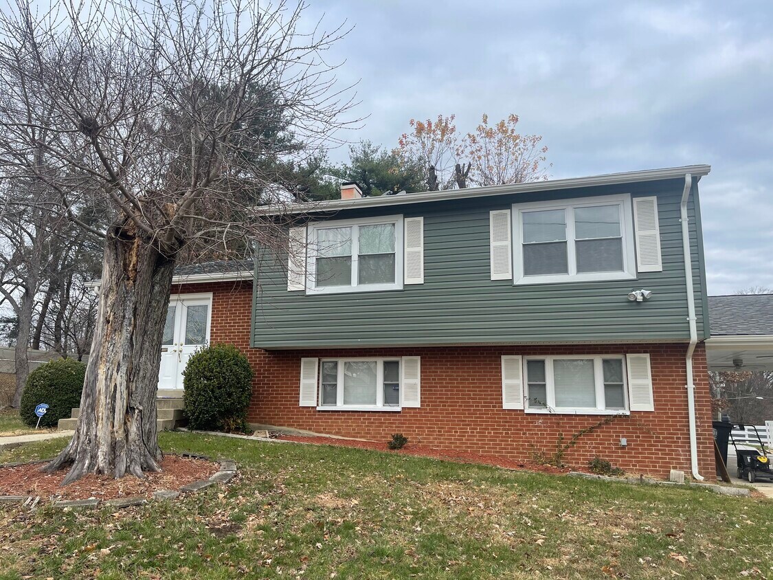 7200 Cloverdale Dr, Oxon Hill, MD 20745 House Rental in Oxon Hill, MD
