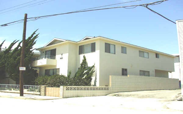 Primary Photo - 830 W Hamilton Ave