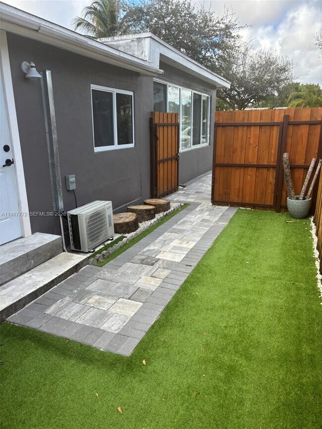 Foto del edificio - 80 NE 133rd St