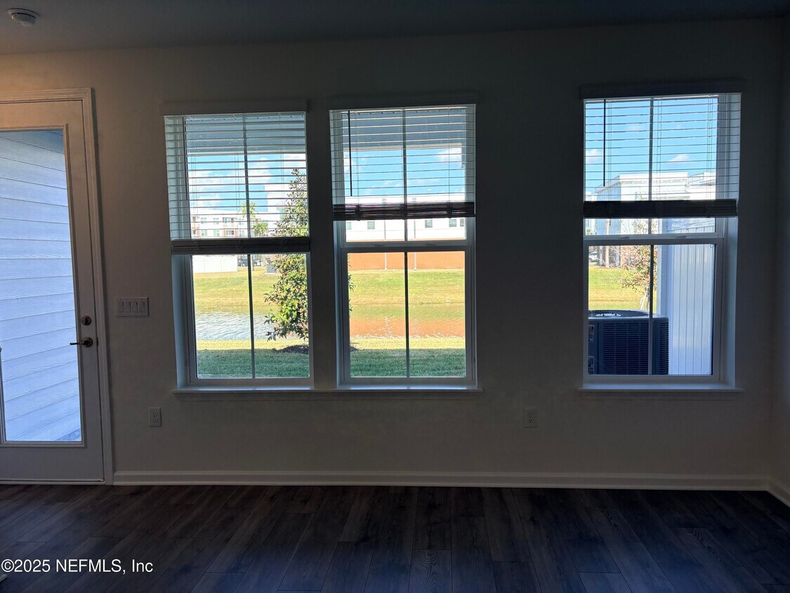 Building Photo - 193 Brandon Lks Dr