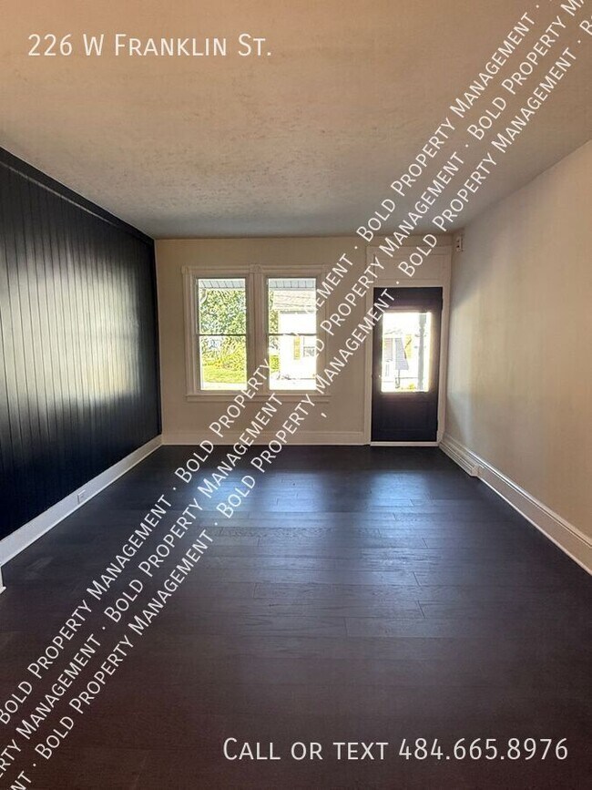 Foto del edificio - 226 W Franklin St