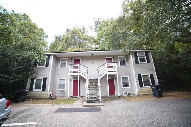 Building Photo - 2308 Sylvan Ct