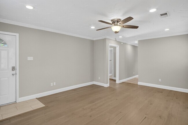 Foto del edificio - 4806 W University Blvd