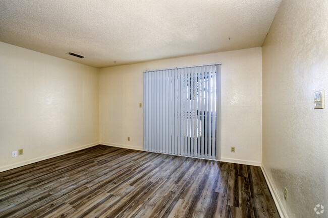 1BR, 1BA - 835SF - Palm Terrace Apartments