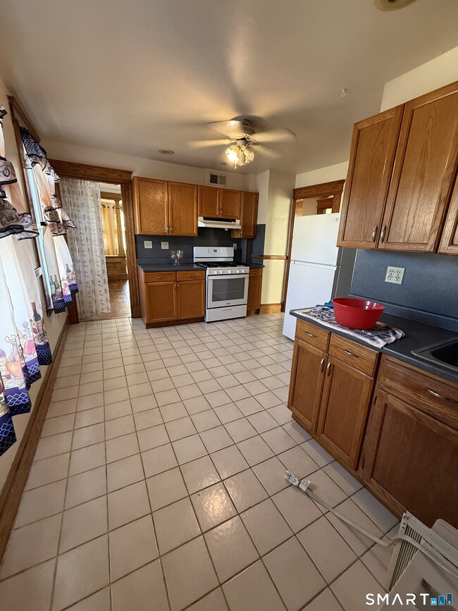 Building Photo - 91 Alma St