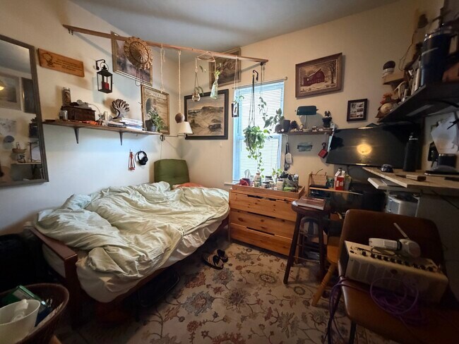 Building Photo - 34 Darling St