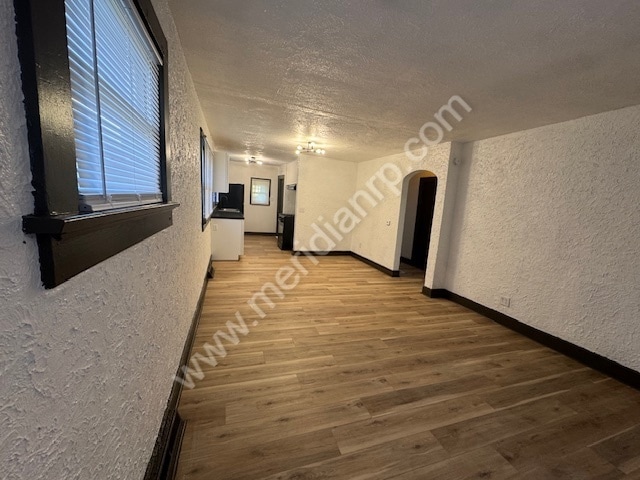 Foto del edificio - 4915 McClellan St