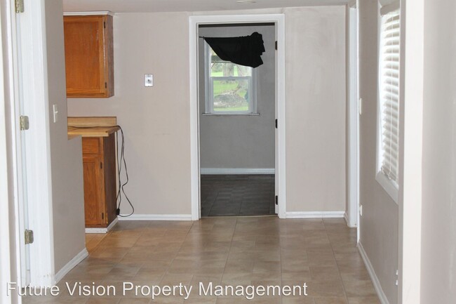 Building Photo - 2 br, 1 bath House - 931 S Cedar Rd