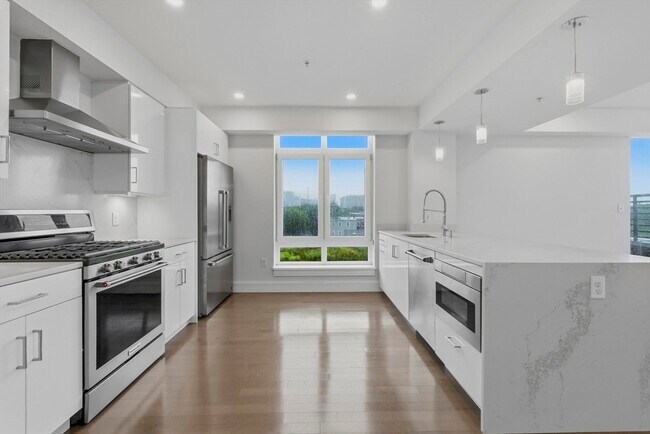 Foto del edificio - 262 Monsignor O'Brien Hwy