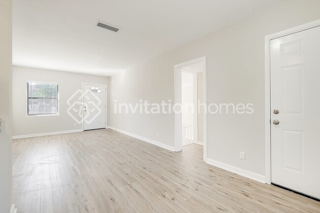 Building Photo - 4025 Loys Dr