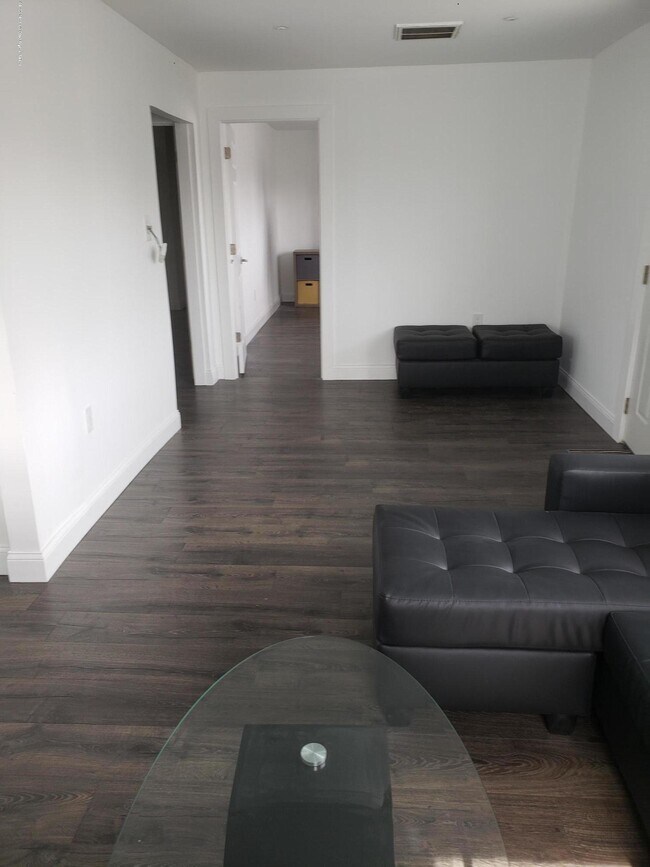 Foto del edificio - 750 Fischer Blvd