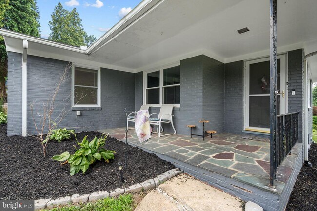 Foto del edificio - 1758 Clover Ln