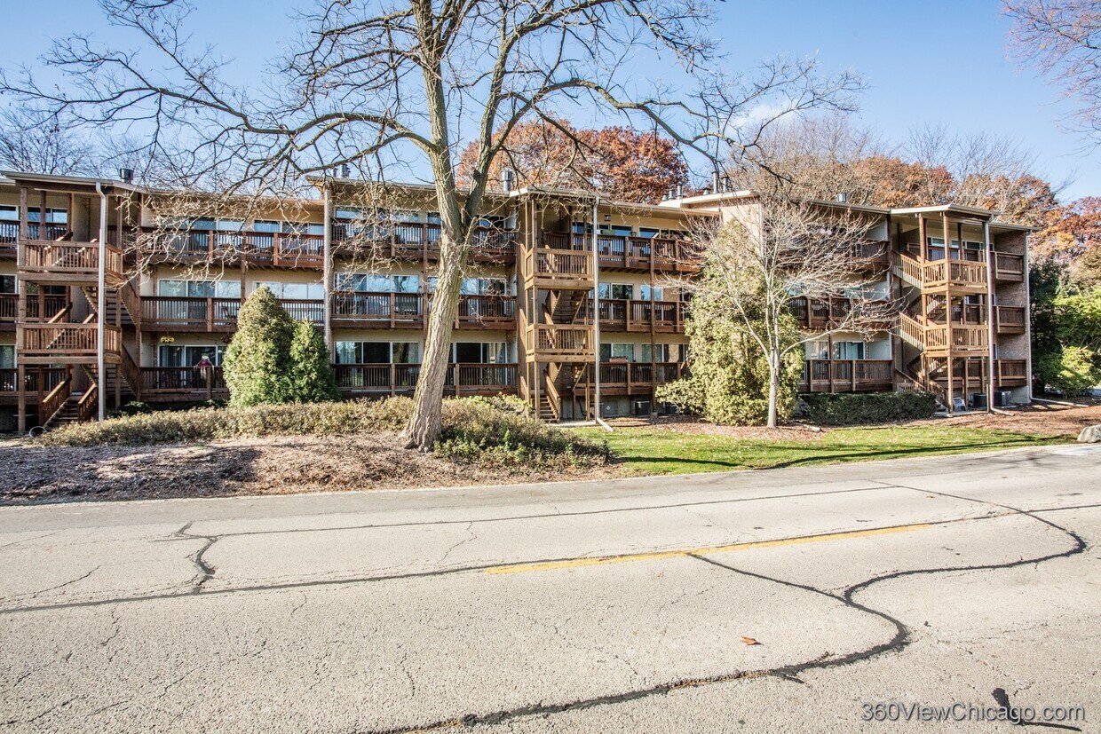 Foto principal - 5852 Forest View Rd