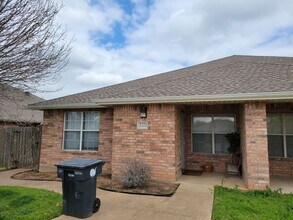 Building Photo - 2321 Antelope Ln