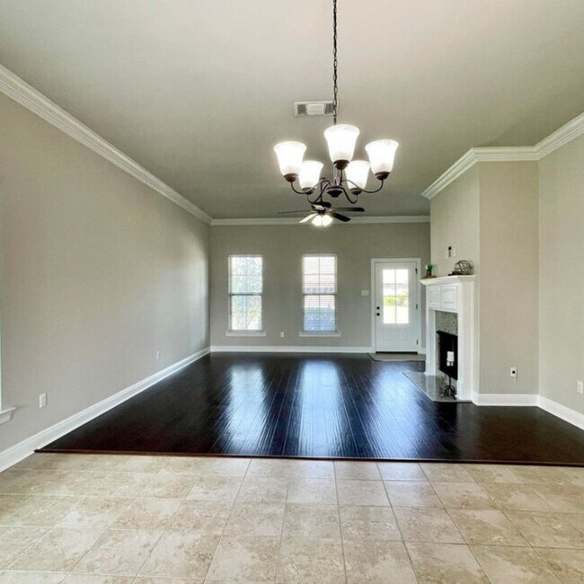 Foto del edificio - 103 Sapphire Springs Rd