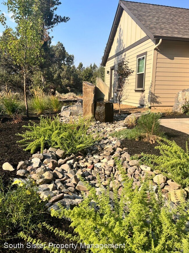 Building Photo - 3 br, 3 bath House - 2525 Thrush Ct.